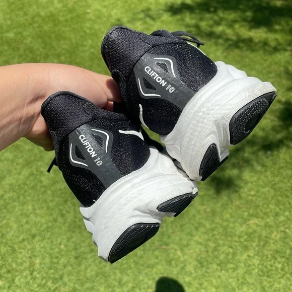 LIKE NEW HOKA Clifton 10 Sneakers! - Picture 7 of 12